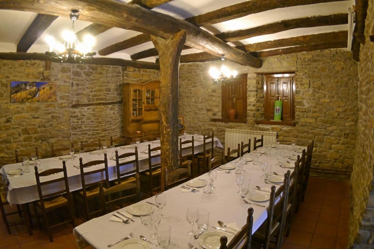 Albergue Restaurante De Artieda Exterior photo
