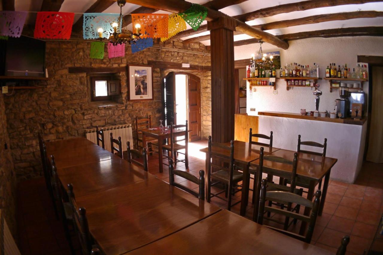 Albergue Restaurante De Artieda Exterior photo